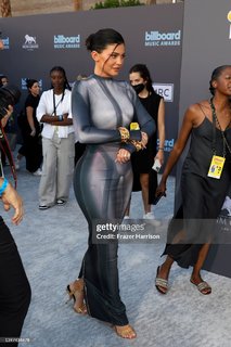 Kylie Jenner feet photo thumbnail