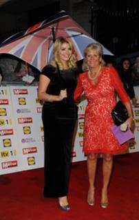 Holly Willoughby feet photo thumbnail