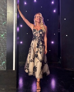 Nicole Neumann feet photo thumbnail