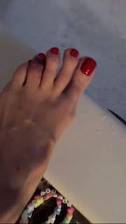 Heidi Klum feet photo thumbnail
