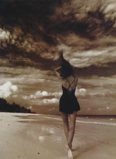Cindy Crawford feet photo thumbnail
