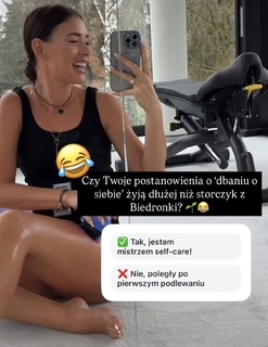 Klaudia Halejcio feet photo thumbnail