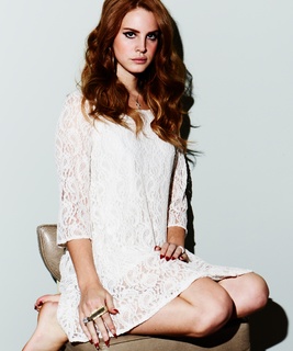 Lana Del Rey feet photo 2