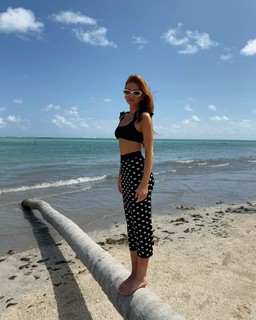 Marina Ruy Barbosa feet photo thumbnail