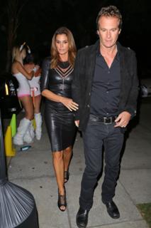Cindy Crawford feet photo thumbnail