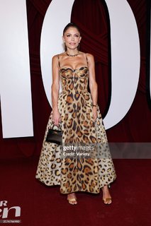 Bethenny Frankel feet photo thumbnail