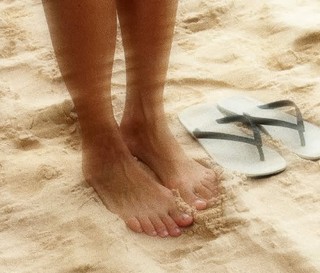 Adriane Galisteu feet photo thumbnail