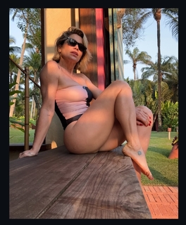 Flávia Alessandra feet photo thumbnail