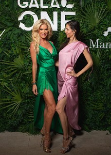 Victoria Silvstedt feet photo thumbnail
