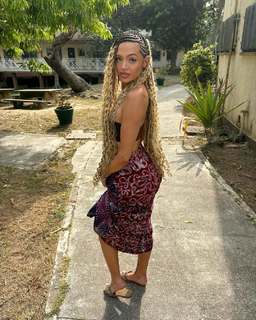 Victoria Waldrip feet photo thumbnail