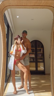 Vale Genta feet photo thumbnail