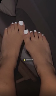 Queen Naija feet photo thumbnail