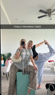 Katie Sigmond feet photo thumbnail