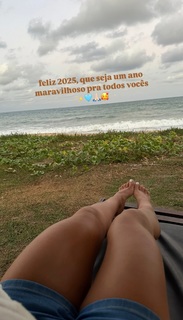 Kéfera Buchmann feet photo thumbnail