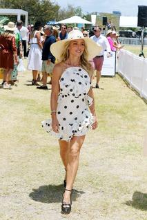 Elsa Pataky feet photo thumbnail