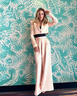 Luisana Lopilato feet photo thumbnail