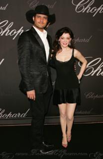 Rose McGowan feet photo thumbnail