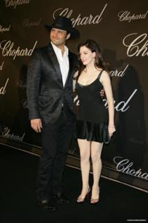 Rose McGowan feet photo thumbnail