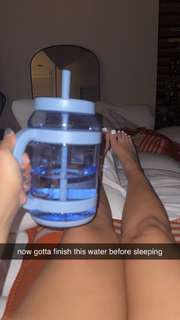 Queen Naija feet photo thumbnail