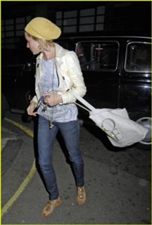Sienna Miller feet photo thumbnail