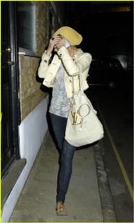 Sienna Miller feet photo thumbnail