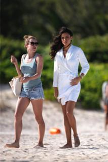 Adriana Lima feet photo thumbnail