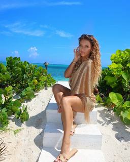 Jena Frumes feet photo thumbnail