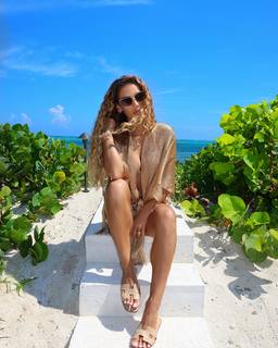 Jena Frumes feet photo thumbnail