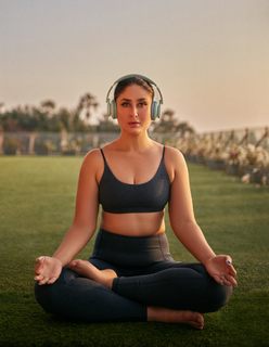 Kareena Kapoor feet photo thumbnail