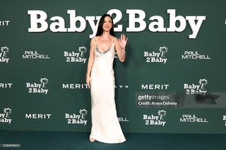 Katy Perry feet photo thumbnail