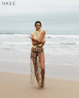 Alessandra Ambrosio feet photo thumbnail