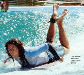 Minnie Driver feet photo thumbnail