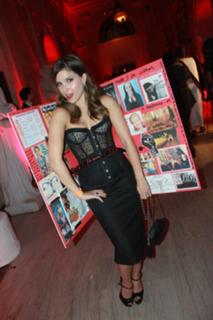 Sophia Bush feet photo thumbnail