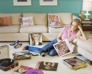 Carrie Underwood feet photo thumbnail