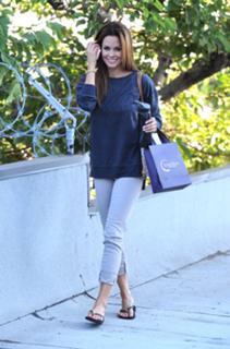 Brooke Burke feet photo thumbnail