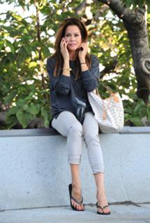 Brooke Burke feet photo thumbnail