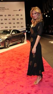 Bar Refaeli feet photo thumbnail