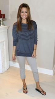 Brooke Burke feet photo thumbnail