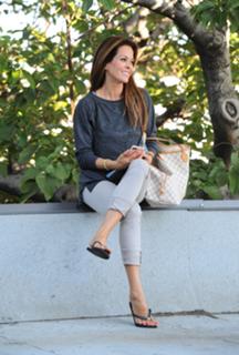 Brooke Burke feet photo thumbnail