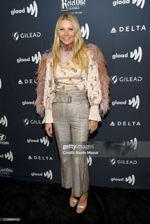 Gwyneth Paltrow feet photo thumbnail