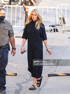 Gwyneth Paltrow feet photo thumbnail