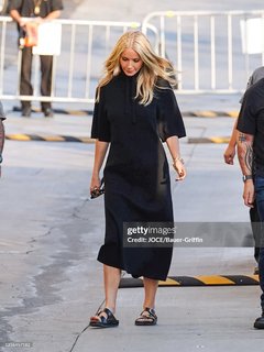 Gwyneth Paltrow feet photo thumbnail