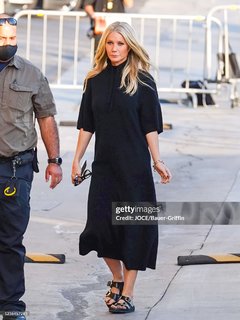Gwyneth Paltrow feet photo thumbnail