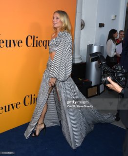 Gwyneth Paltrow feet photo thumbnail