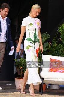Gwyneth Paltrow feet photo thumbnail