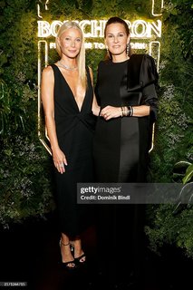 Gwyneth Paltrow feet photo thumbnail