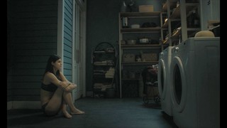 Alexandra Daddario feet photo thumbnail