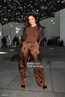 Shraddha Kapoor feet photo thumbnail