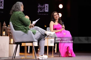 Shraddha Kapoor feet photo thumbnail