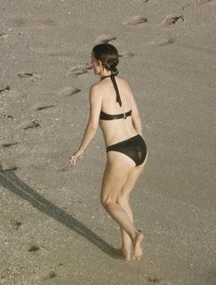 Natalie Portman feet photo thumbnail